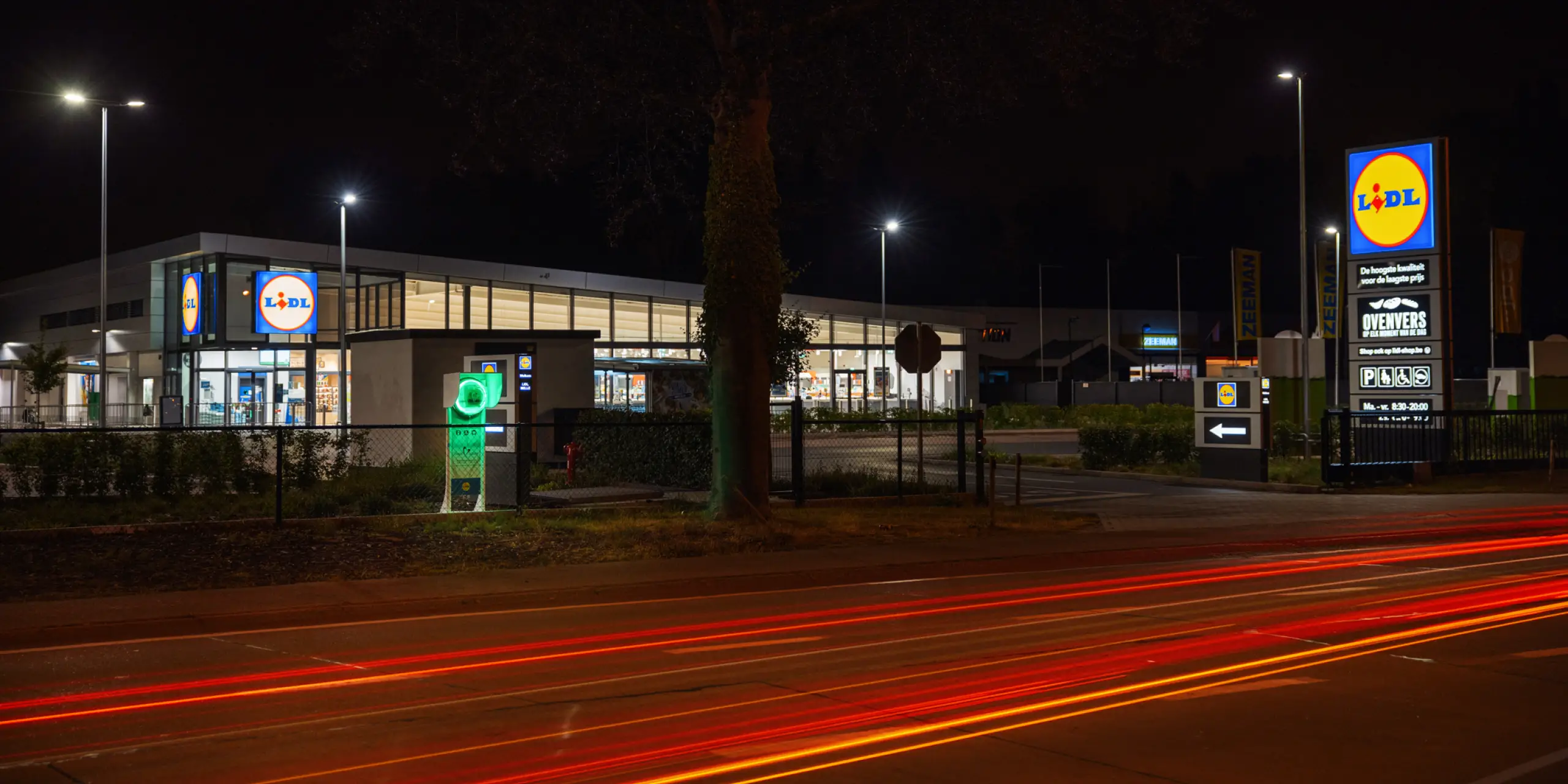 Das globale Symbol für einen AED Das globale Symbol für einen AED