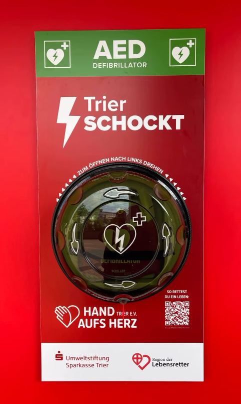 Sparkasse Trier and Hand aufs Herz Bring Eight AEDs to the Region